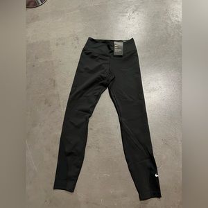 Nike mesh insert women’s cropped leggings